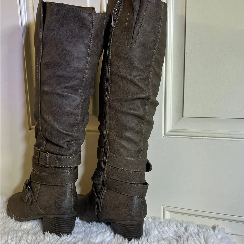 Elegant Over the Knee Brown Boots - Picture 5 of 16
